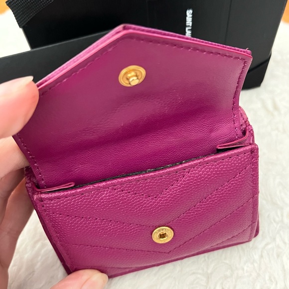 YSL Cassandra Trifold Wallet - Picture 4 of 17